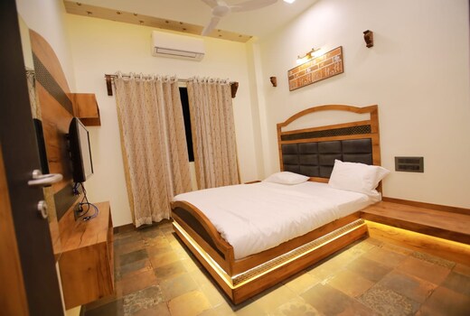 HOTEL VIKRANT