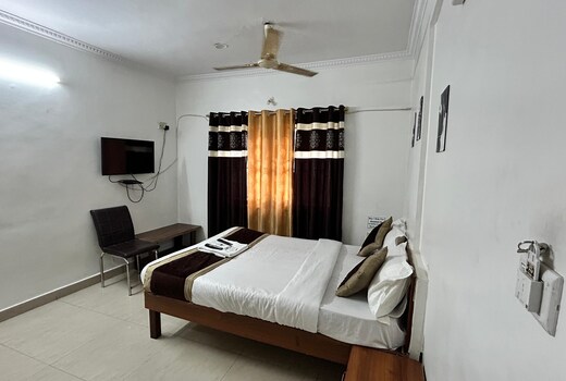 Hotel - Aradhya Comforts