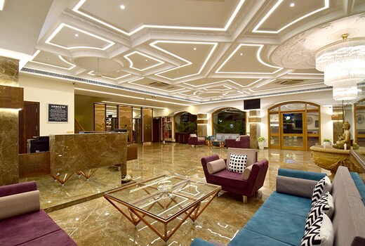 Hotel Shreemaya Residency
