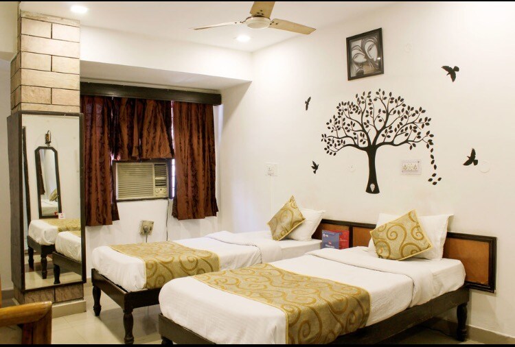 hotel pathik bhopal