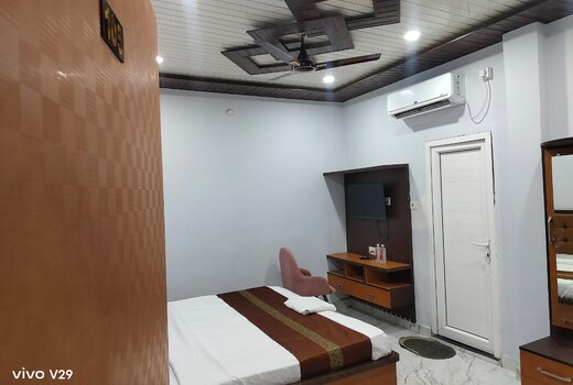 Puranjy P. Guest House