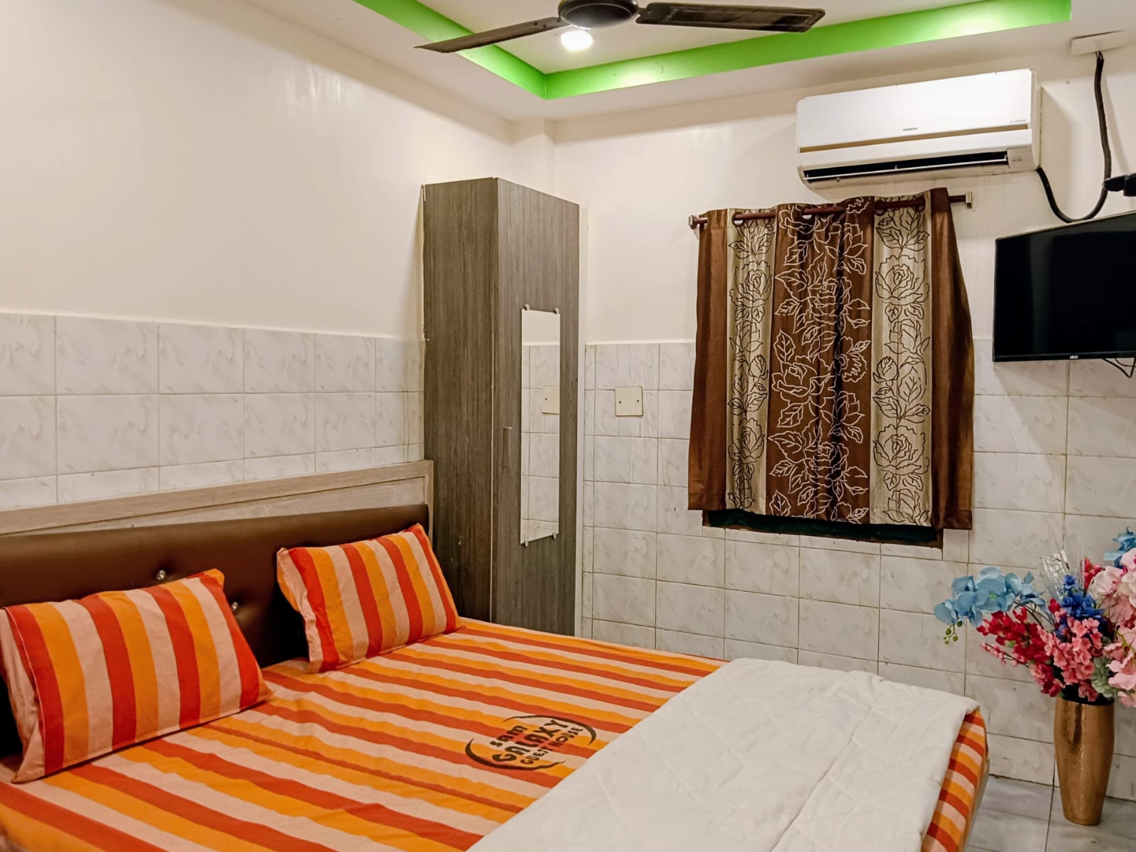 Sam Galaxy Guest House