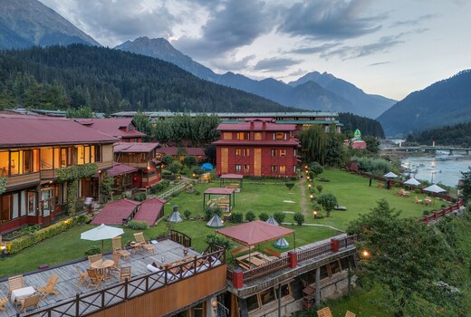 PAHALGAM HOTEL - RIVERSIDE LUXURY