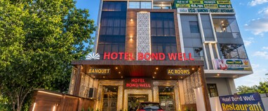 Hotel Bond Well (500m from Railway station)