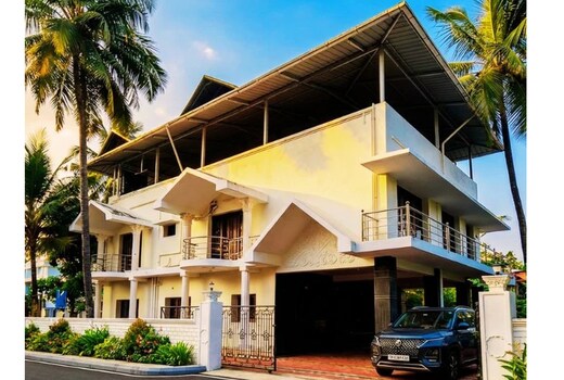 Manomayi - Villa by the shores
