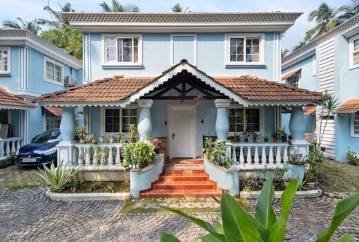 Luxury 4 bedroom villa with pool near Uddo beach