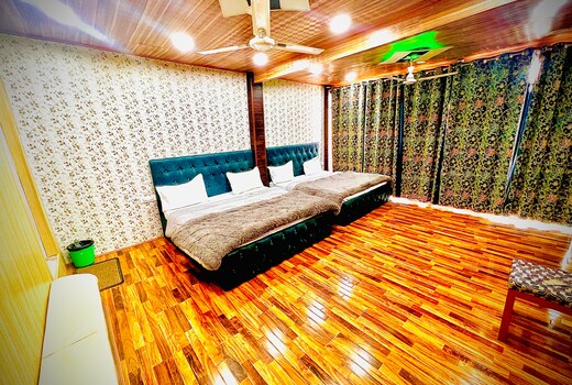 kaaka guest house