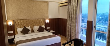 Rooms In 999 | DLF MyPad