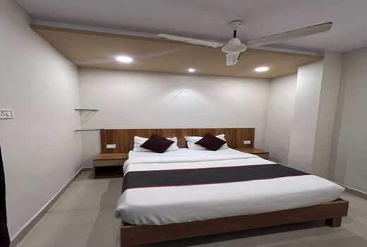 Hotel Convivial Stay