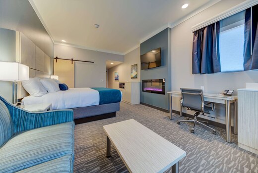 Best Western Premier Peppertree Inn at Bend