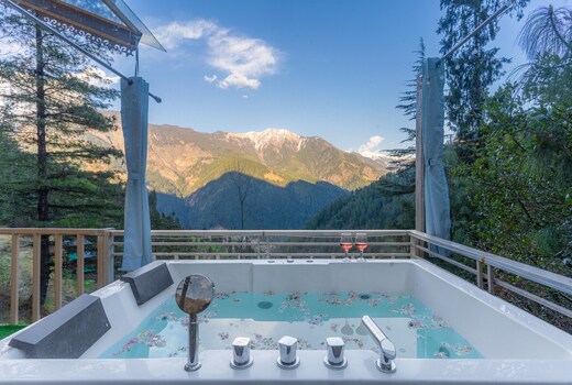 Soothing Jacuzzi Nest By Bastiat Stays