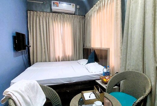 Embassy Inn near Rajbari