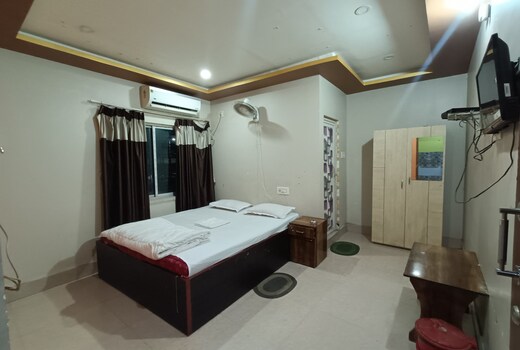 HOTEL DEUX