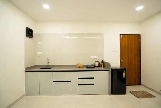46 ELITE ENCLAVE - 1BHK Modern Service Apartments