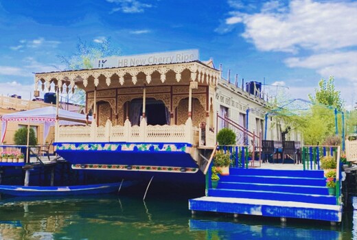 Houseboat New Cherry Ripe
