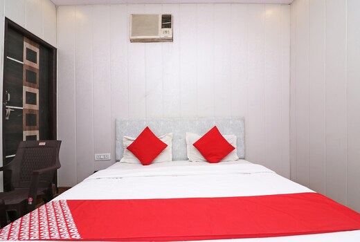 OYO 810741 Hotel Adb