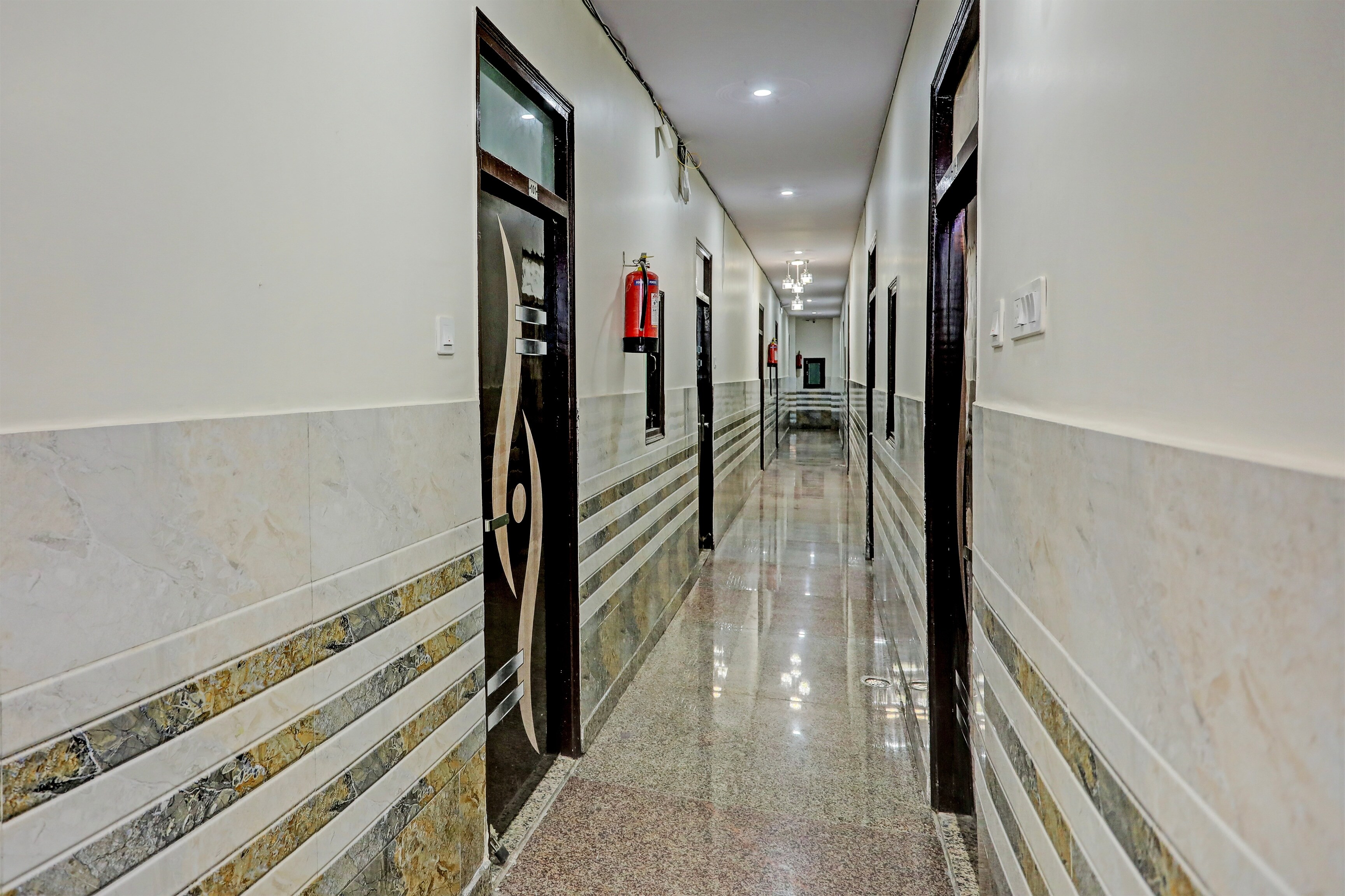 OYO 822977 Hotel NS