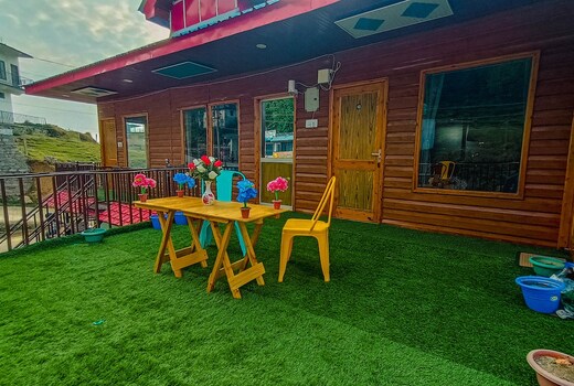 Forest Heaven A 2BR homestay by Homeyhuts