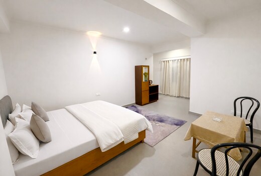 Hotel Tulip Residency