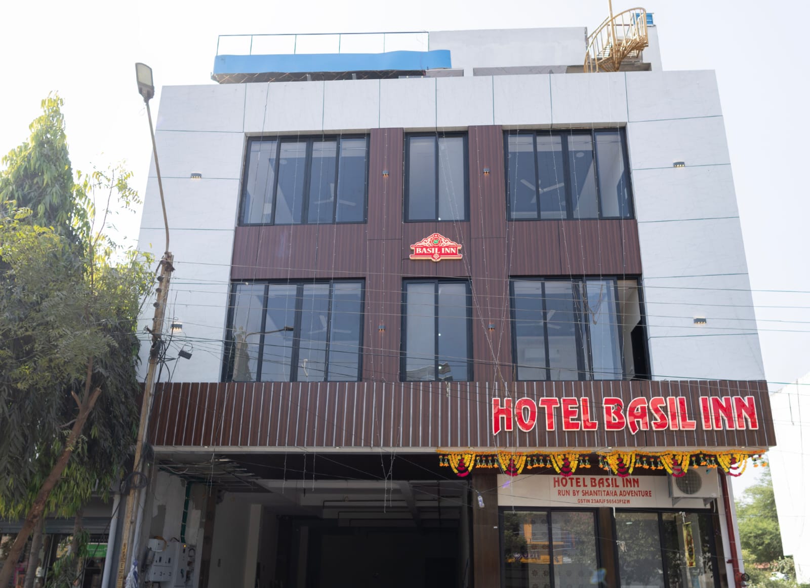 Hotel Basil Inn