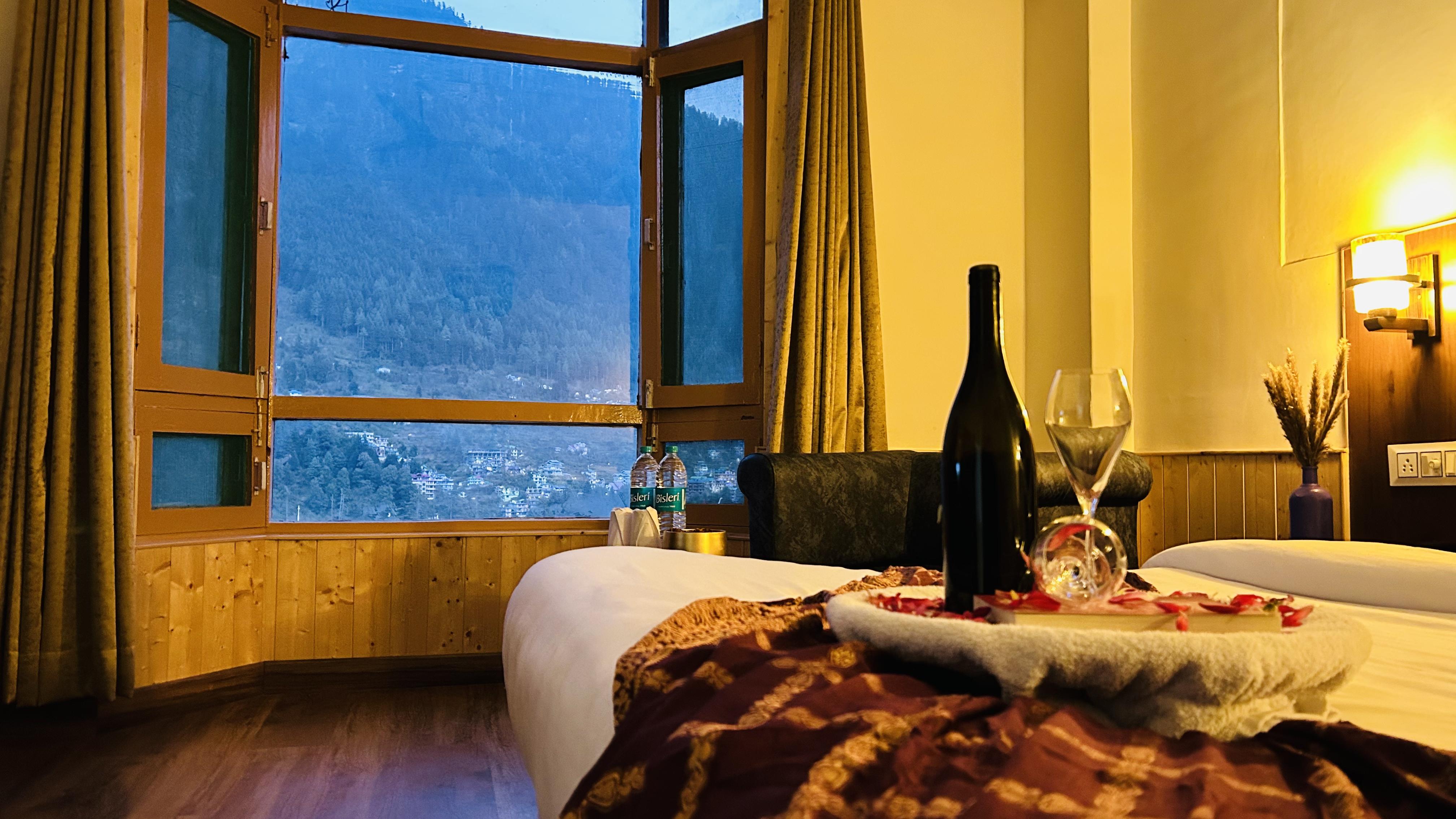 Hotel Meadows (2min drive from Mall Road) Manali