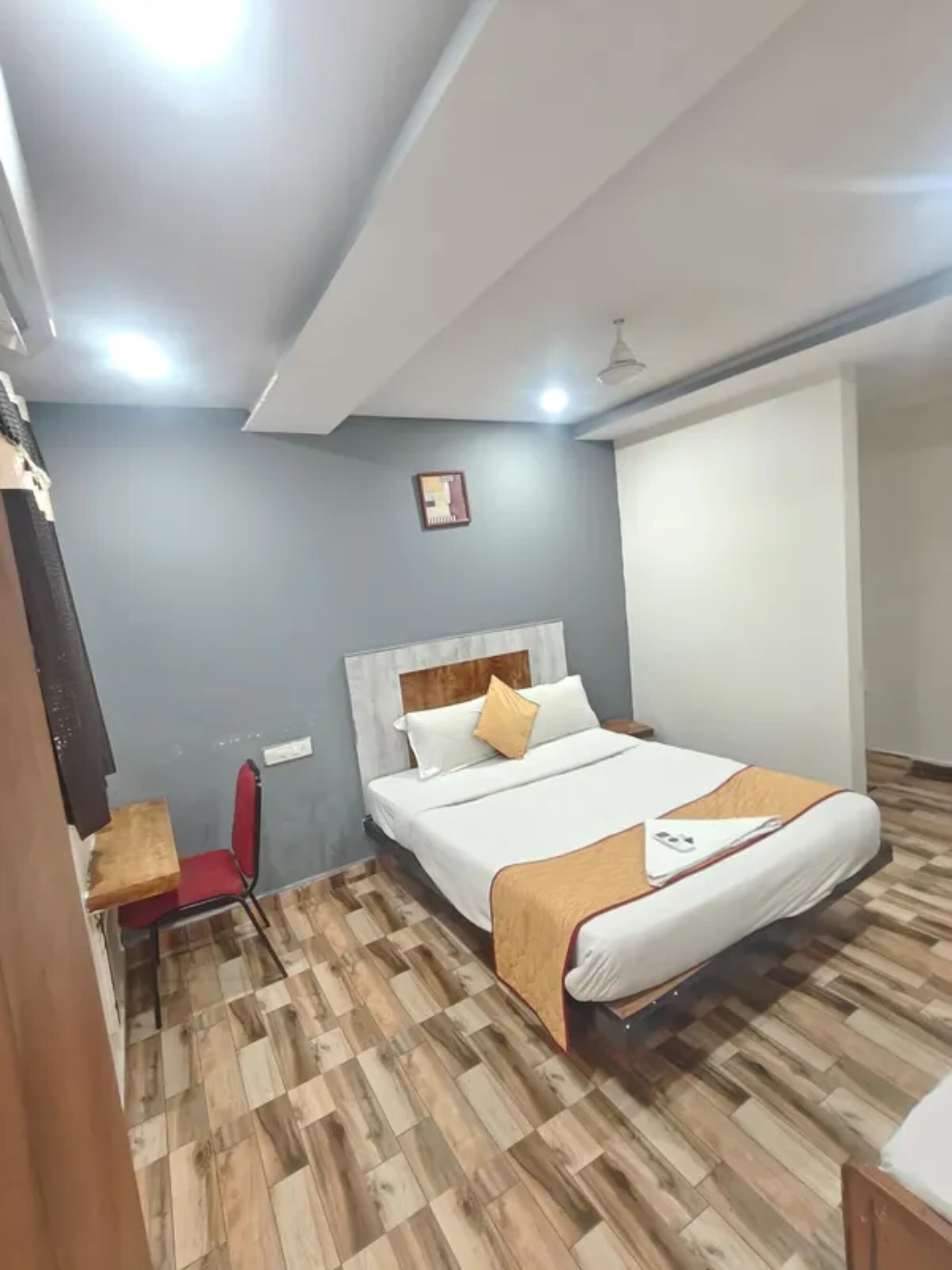 FabHotel Sri Sai Regency