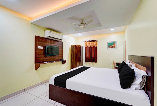 Hotel O Perungalathur Near Bus Stand