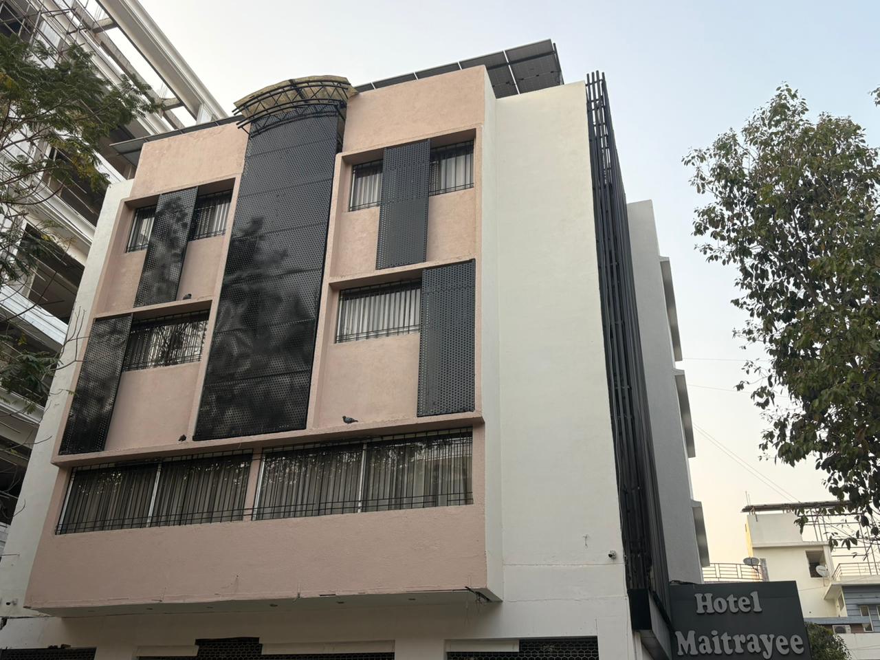 Hotel Maitrayee