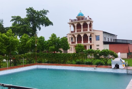 MID WAY RESORT