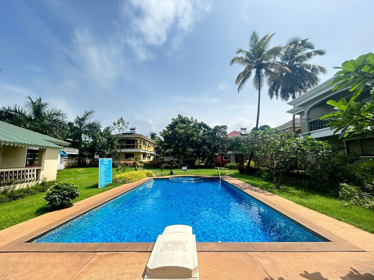 Comfortable 3BHK Villa w/ pool 8min walk to beach
