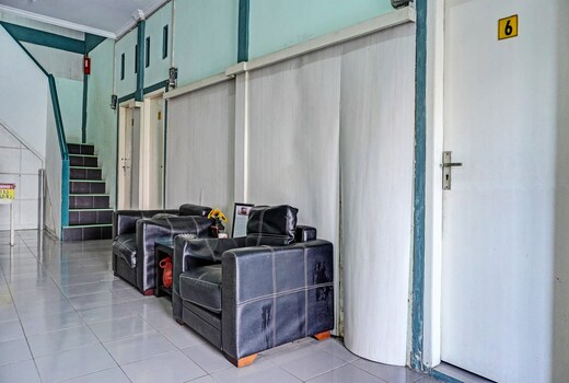 Hotel O Home Stay Elis Cateliya Syariah