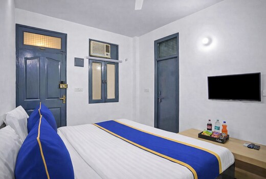 Mauryan Express Hotel Hauz Khas Fort