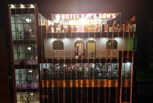 Hotel Ray & Son's Residency