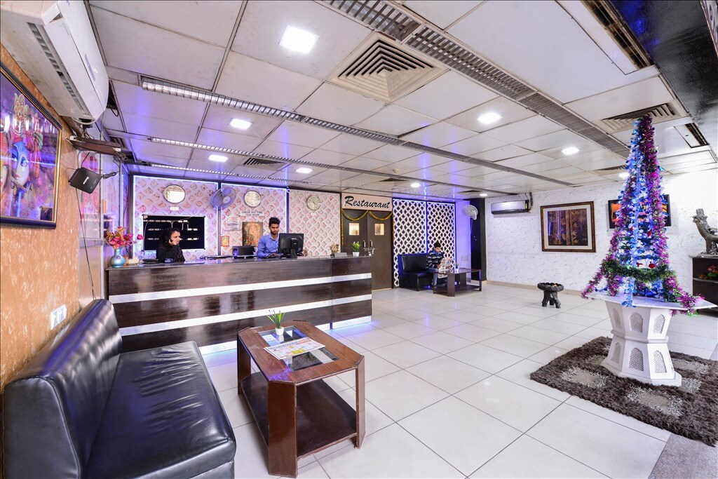 Hotel The First By Goyal Hoteliers