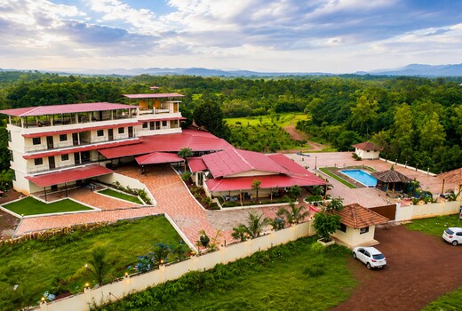 High Valley Farmhouse and Jungle Resort