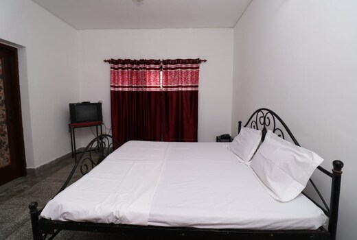 Hotel Tourist By WB Inn