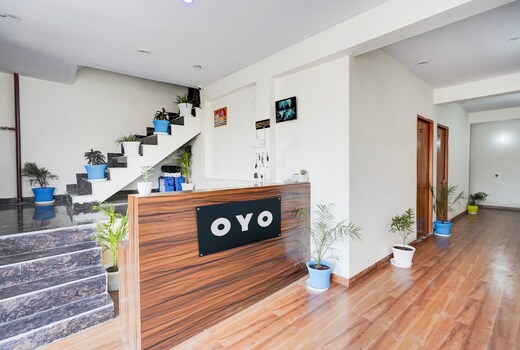 Hotel O S