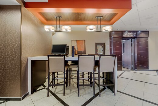 Best Western Premier Denham Inn and Suites