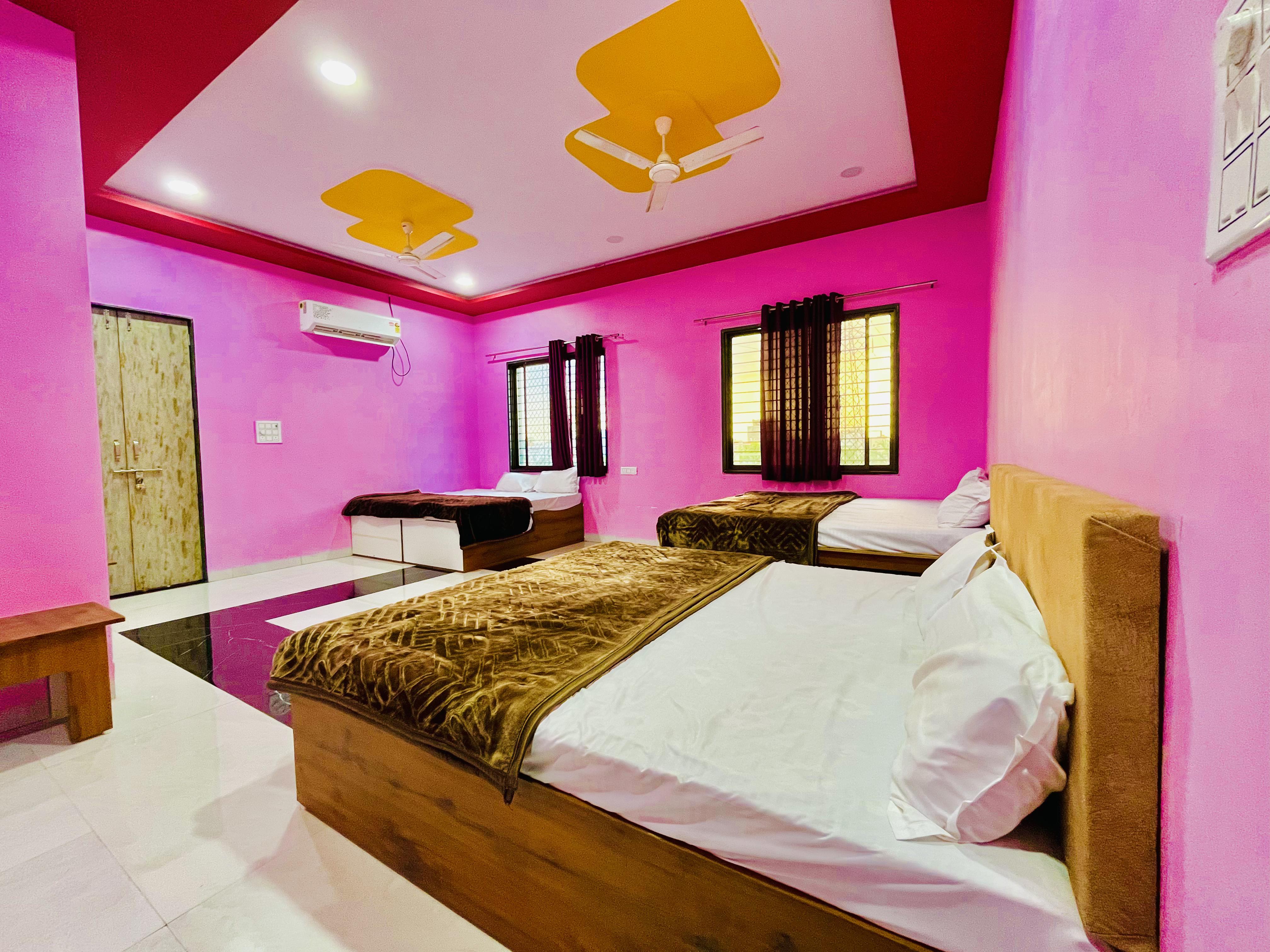 Hotel Pratham
