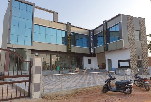 PARK VIEW HOTEL & RESTAURANT