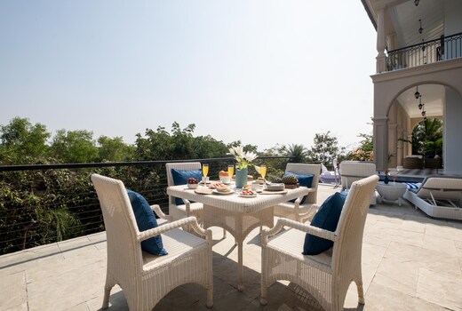 LohonoStays Villa Sacri Borod Hill 6 -3 Bedroom