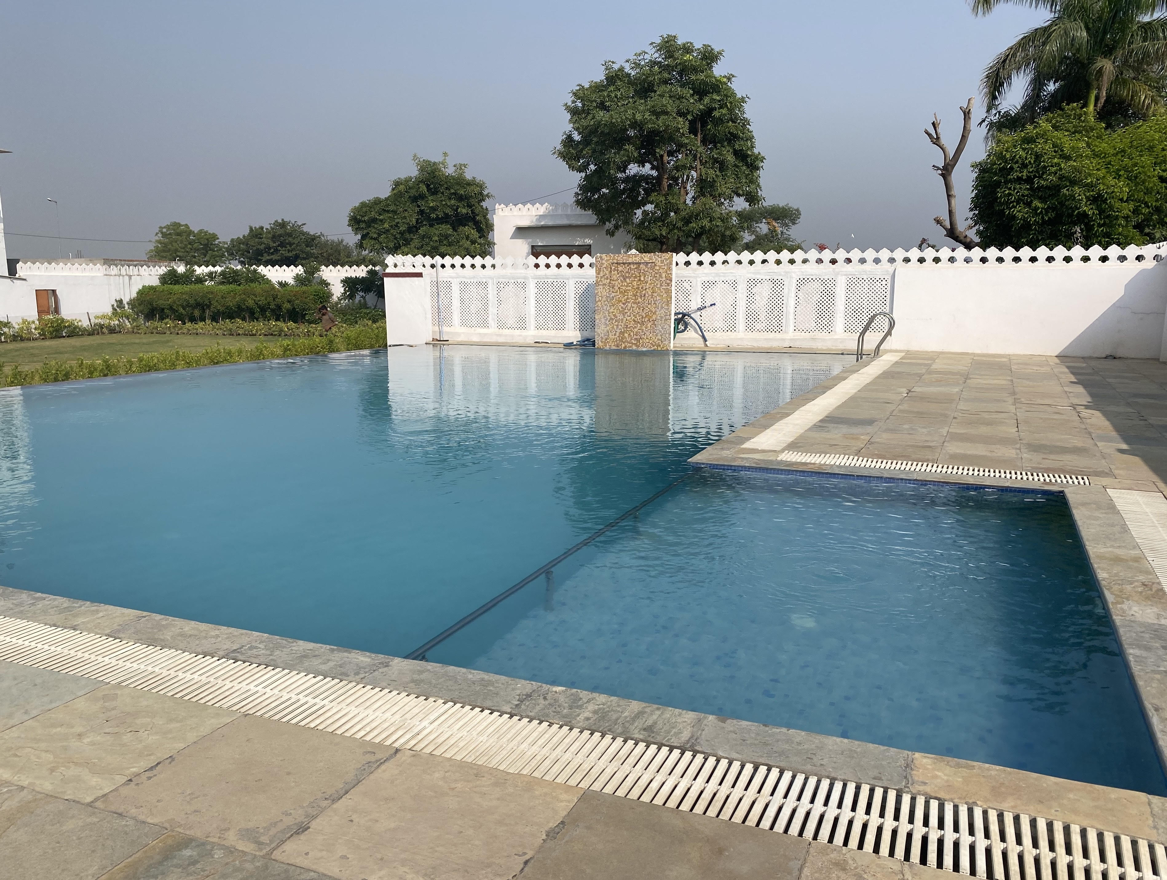 Roop Shree Hotel