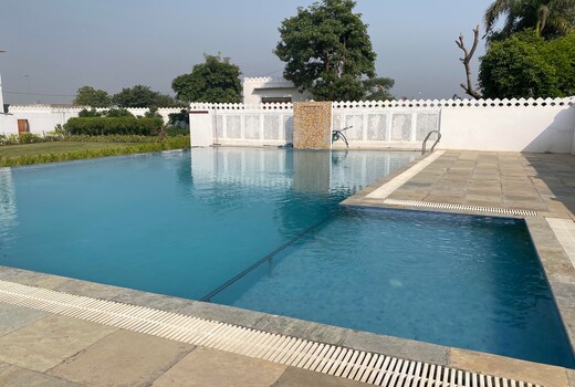 Roop Shree Hotel