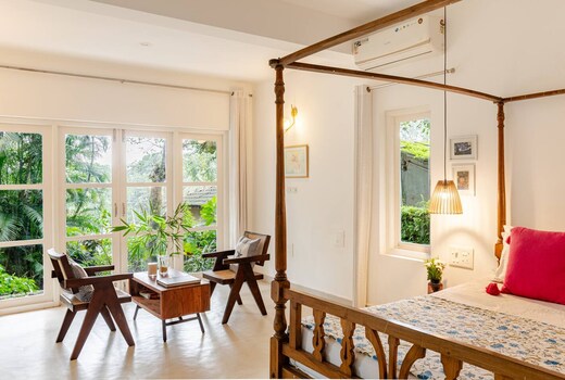 Liora Villa