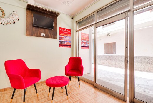 OYO 827164 HOTEL KRISHNA PRIYA