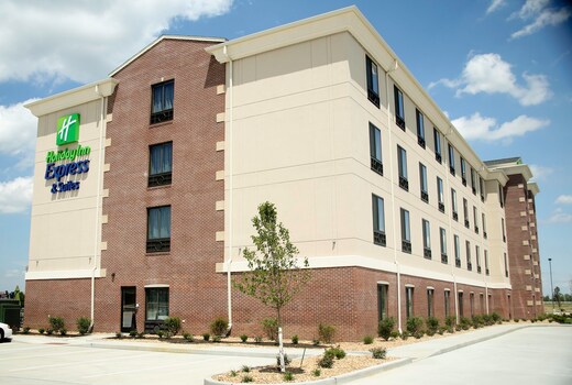 Holiday Inn Express & Suites MARION
