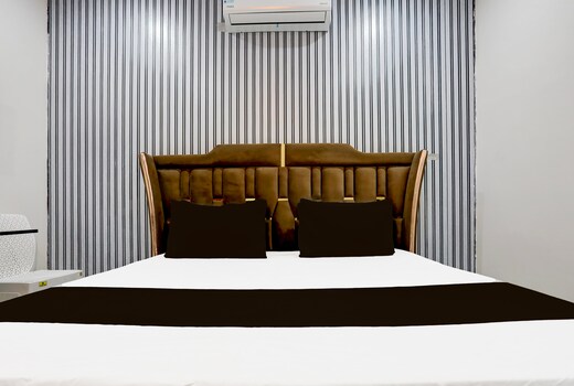Hotel O Athiti Palace