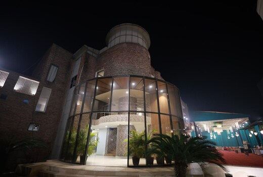 Hotel Nimantran Palace
