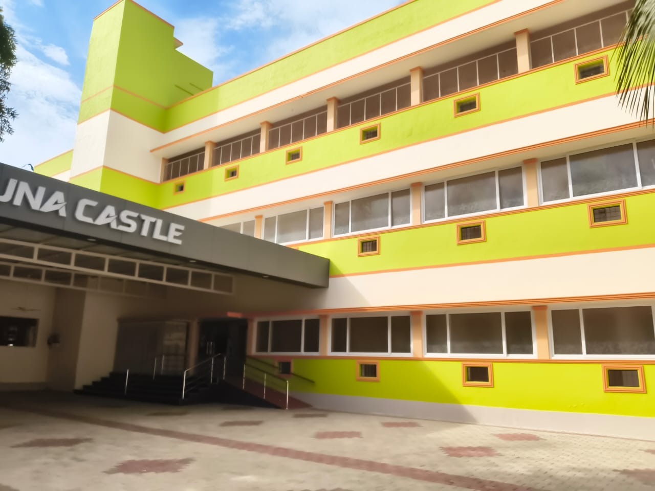 Luna Castle
