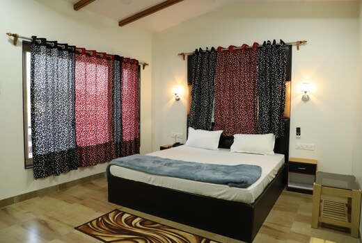 M B EAGLE MOUNTAIN HOME STAY